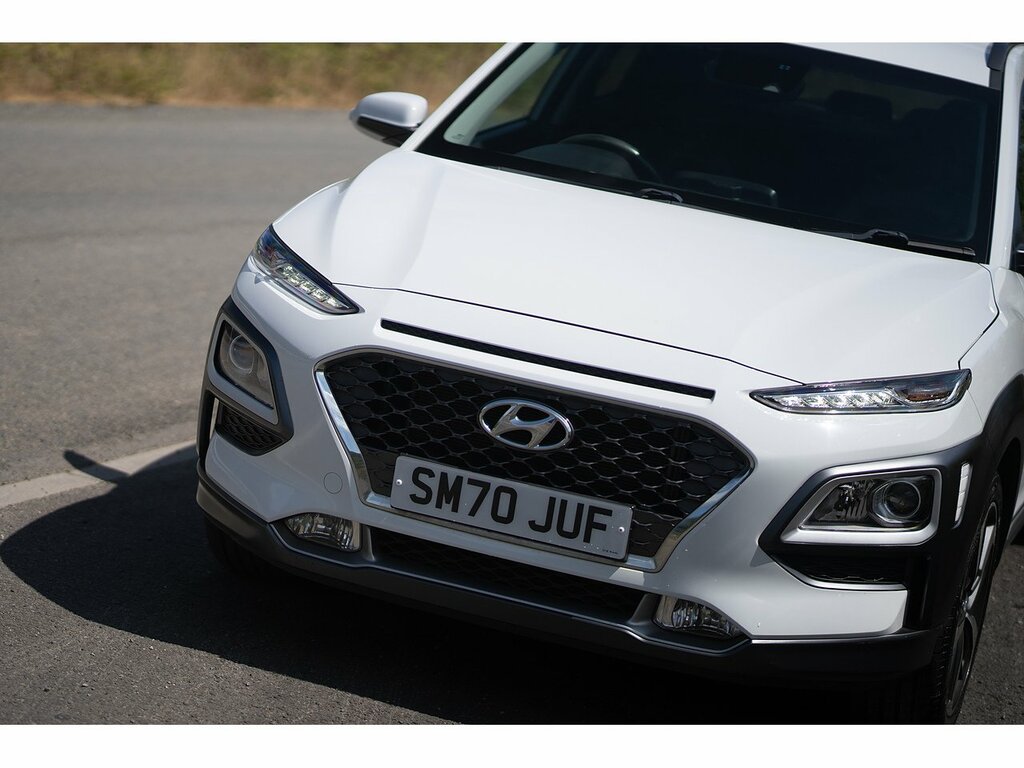 Hyundai Kona T-gdi Premium White #3