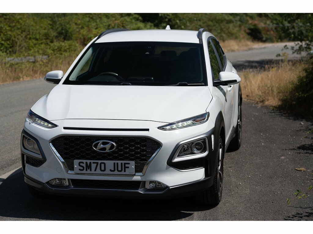 Hyundai Kona T-gdi Premium White #4