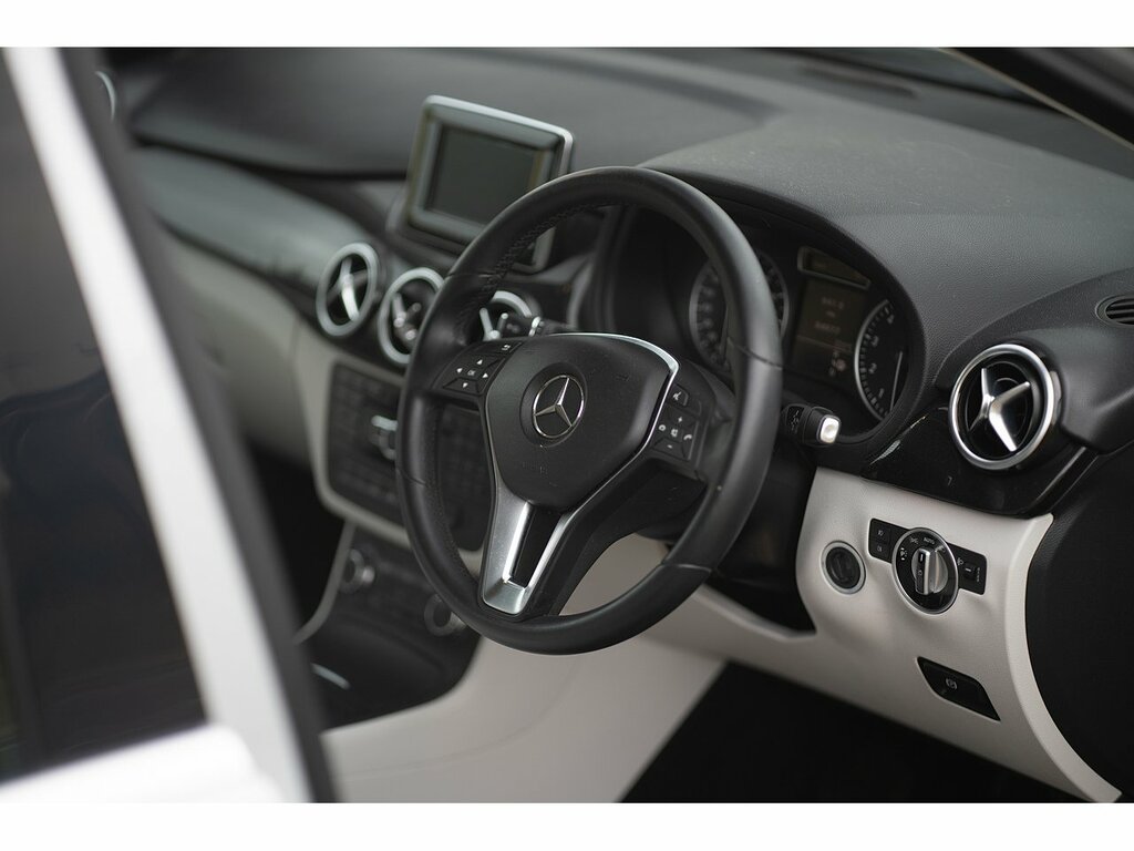 Mercedes-Benz B Class B180 Cdi Blueefficiency Sport U2319 Black #9