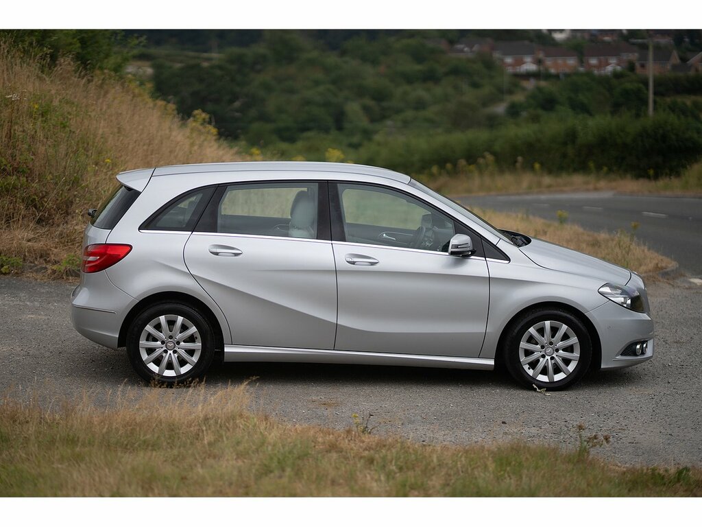 Mercedes-Benz B Class B180 Cdi Blueefficiency Sport U2319 Black #16
