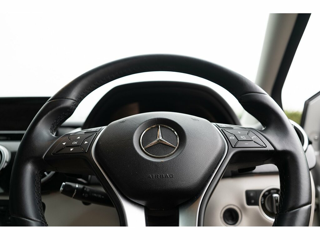 Mercedes-Benz B Class B180 Cdi Blueefficiency Sport U2319 Black #31
