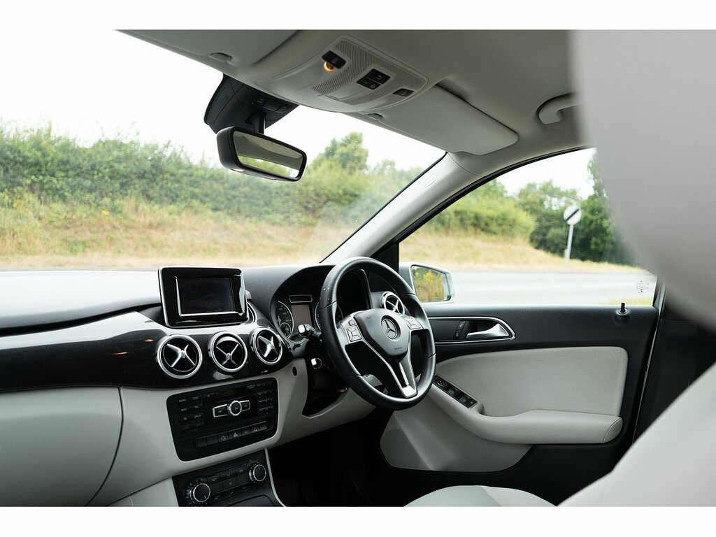 Mercedes-Benz B Class B180 Cdi Blueefficiency Sport U2319 Black #25