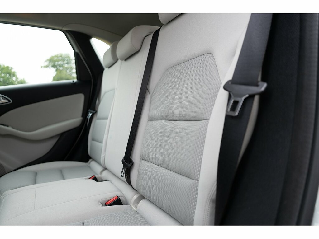 Mercedes-Benz B Class B180 Cdi Blueefficiency Sport U2319 Black #26