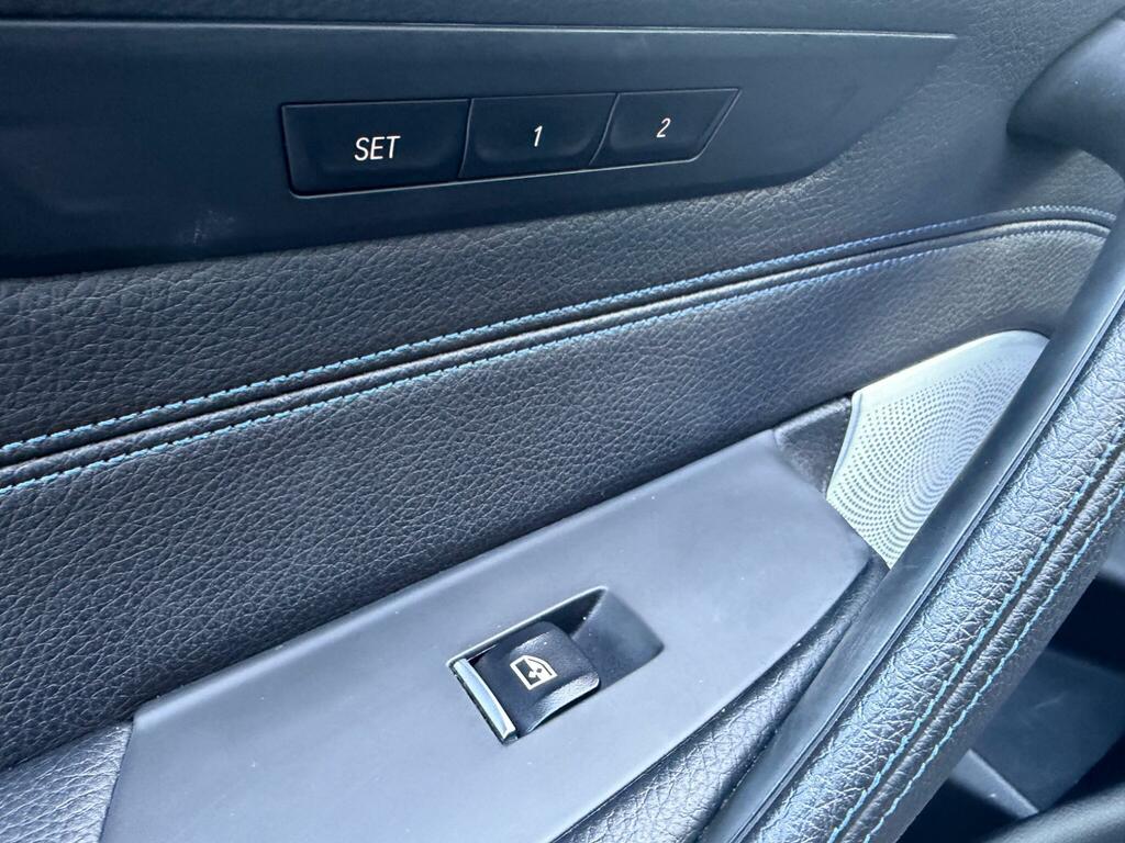 BMW 5 Series Se Blue #38