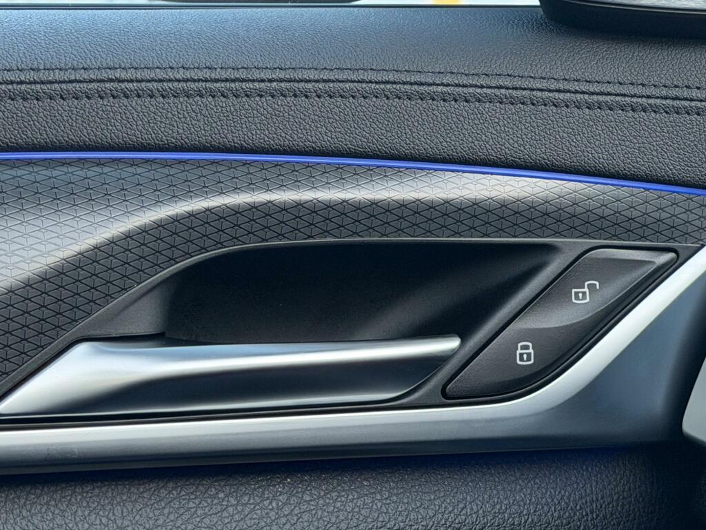 BMW 5 Series Se Blue #45