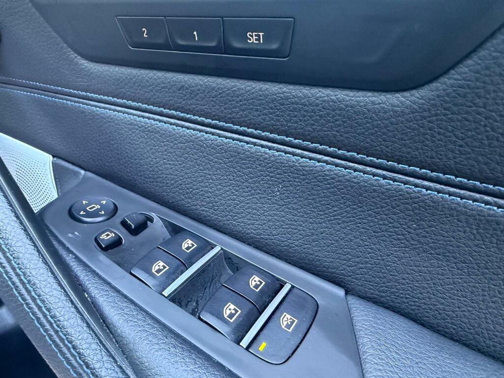 BMW 5 Series Se Blue #40