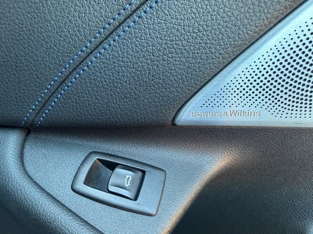 BMW 5 Series Se Blue #31