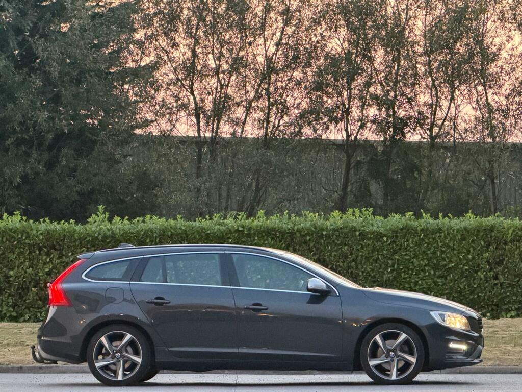 Volvo V60 R-design Nav Grey #2