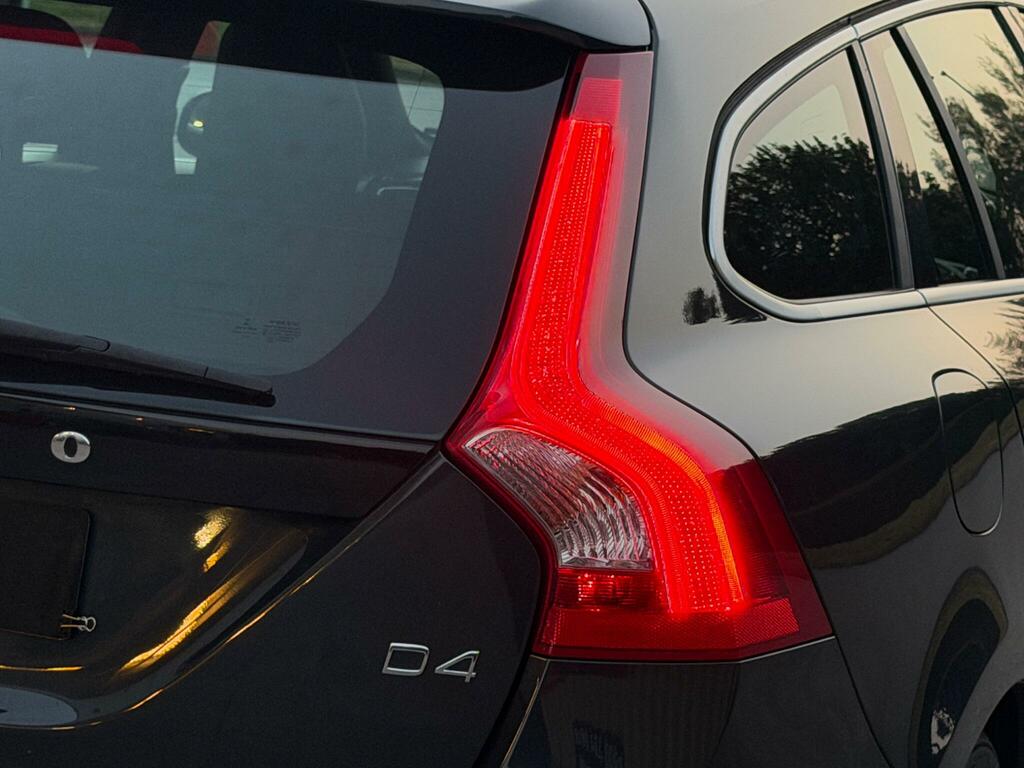 Volvo V60 2.0 D4 R-design Nav Grey #11