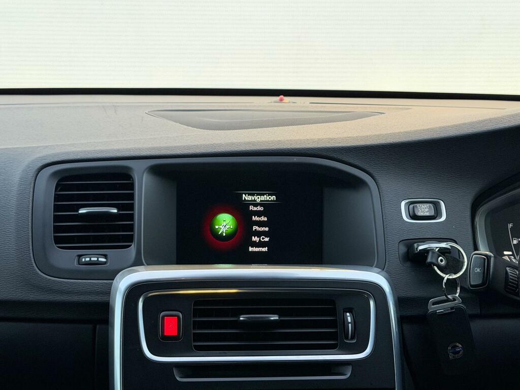 Volvo V60 2.0 D4 R-design Nav Grey #36