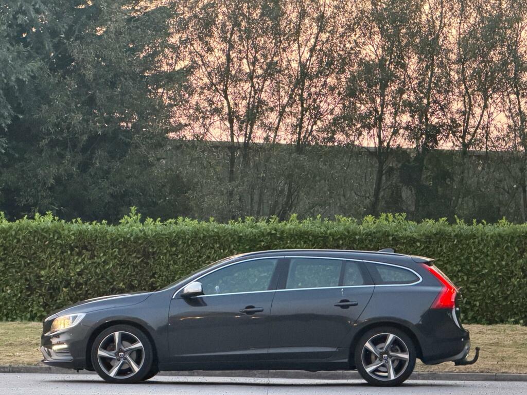 Volvo V60 R-design Nav Grey #4