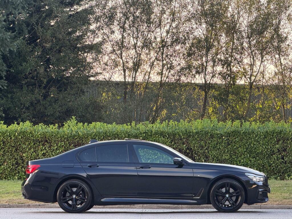 BMW 7 Series M Sport Black #2