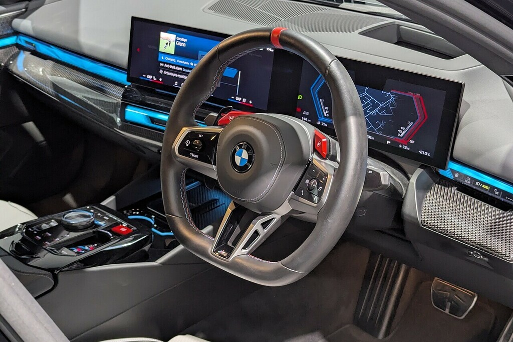 BMW M5 4.4 22.1Kwh Saloon Plug-in Hybrid Stept Black #2