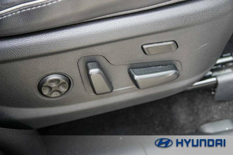 Hyundai Santa Fe Ultimate White #16