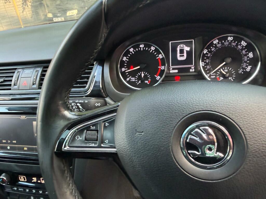 Skoda Rapid Spaceback 1.2 Tsi 110 Se Sport Black #25