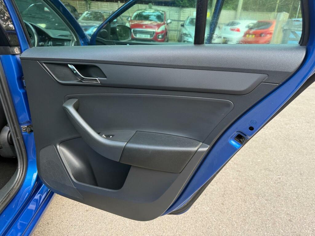 Skoda Rapid Spaceback 1.2 Tsi 110 Se Sport Black #40