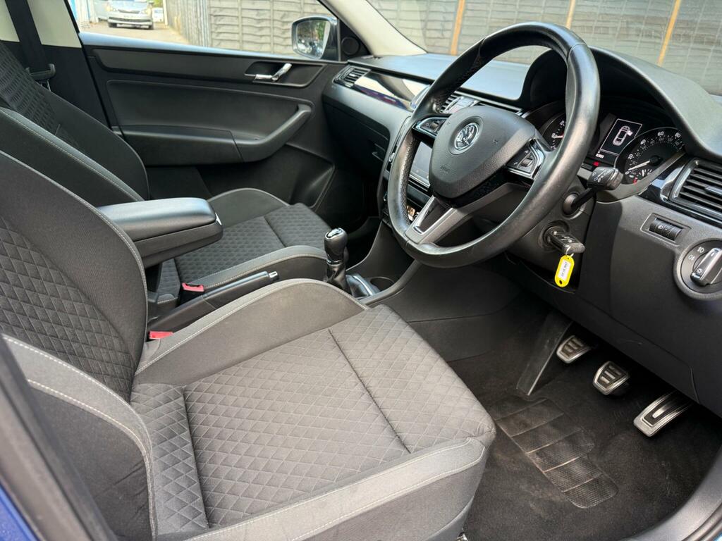 Skoda Rapid Spaceback 1.2 Tsi 110 Se Sport Black #34