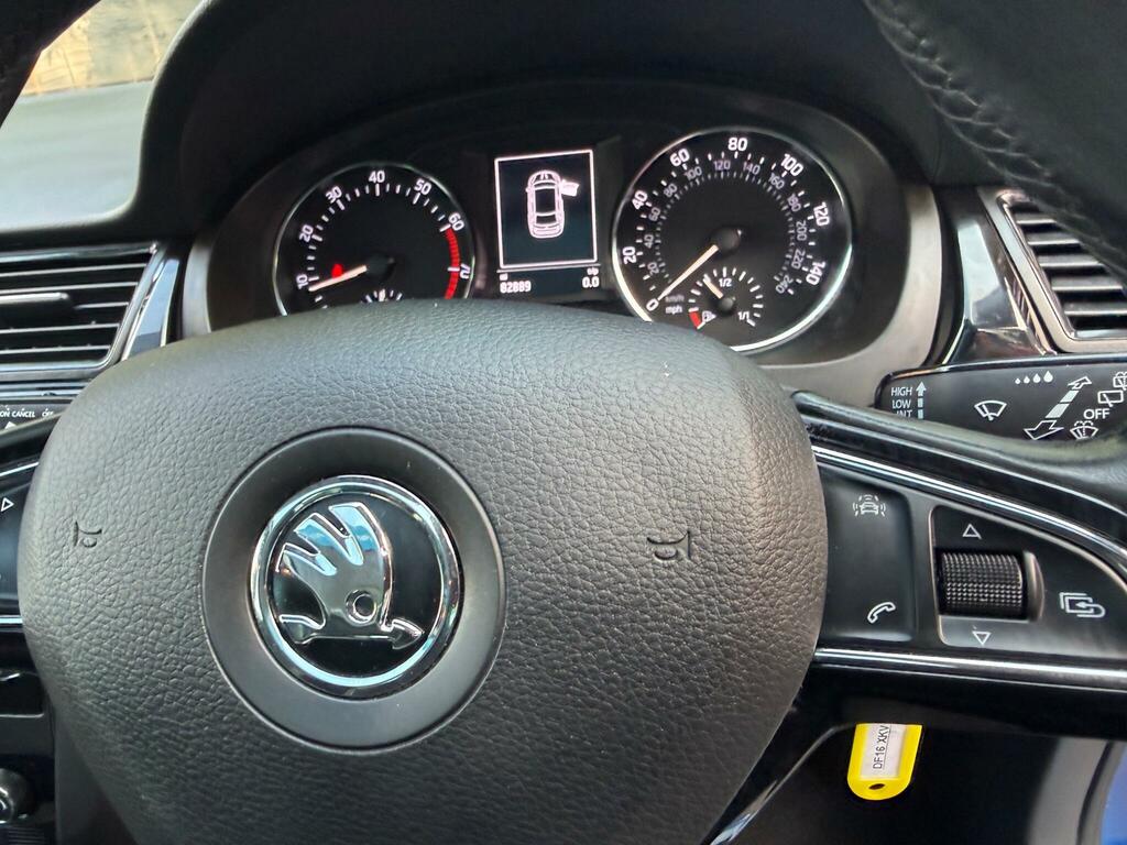 Skoda Rapid Spaceback 1.2 Tsi 110 Se Sport Black #24