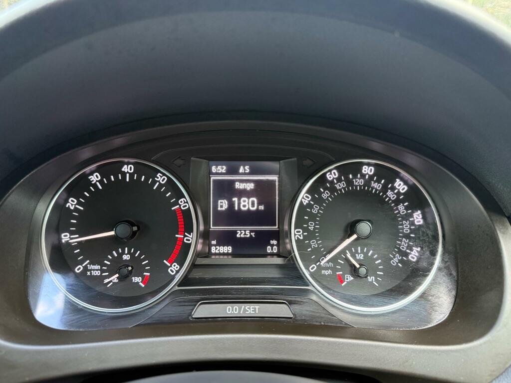Skoda Rapid Spaceback 1.2 Tsi 110 Se Sport Black #37