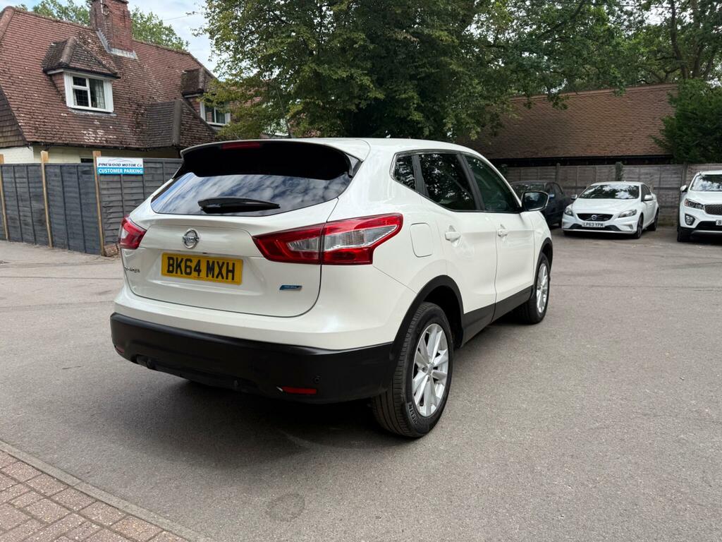 Nissan Qashqai 1.5 Dci Acenta Premium 2Wd Euro 5 S S BK64MXH White #4