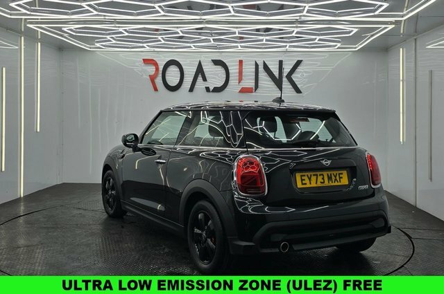 Mini Hatch 1.5 Cooper Classic Hatchback Steptronic EY73MXF Black #2