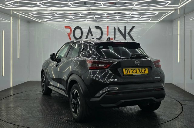 Nissan Juke 1.6 N-connecta Suv Hybrid Euro 6 Black
