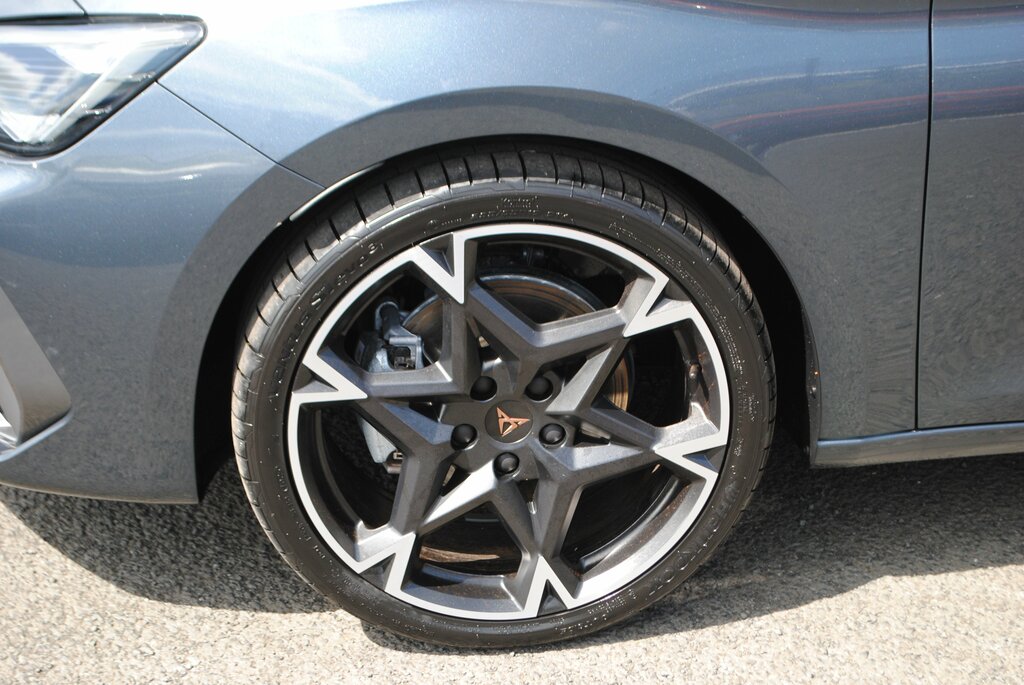 Cupra Leon 2025 Cupra Leon V2 1.5 Tsi 150 KY25HNT Grey #3