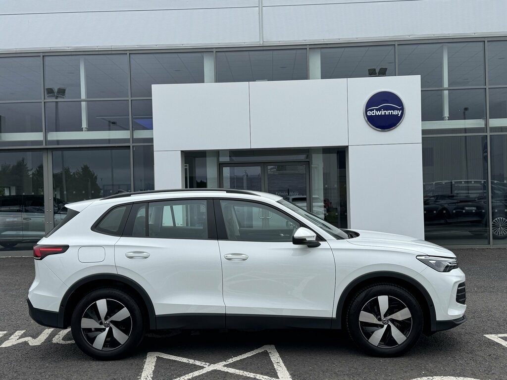 Volkswagen Tiguan 2024 Volkswagen Tiguan Life 1.5 Etsi 150Ps Dsg White #2