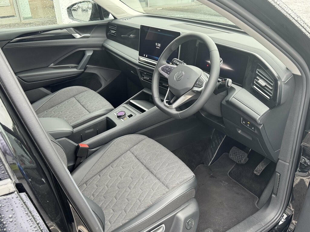 Volkswagen Tiguan 2025 Volkswagen Tiguan Match 2.0 150Ps Dsg Black #3