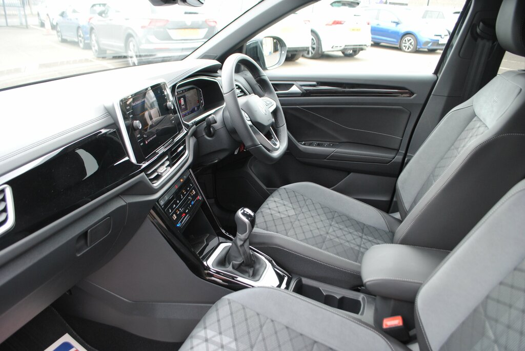 Volkswagen T-Roc 2025 Volkswagen T-roc 1.5 R-line Tsi GF25VNG Black #4