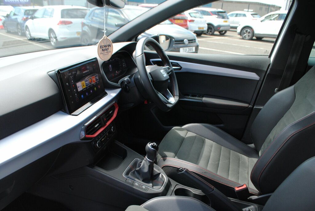 Seat Ibiza 2024 Seat Ibiza 1.0 Tsi Fr Sport 95 BF24WXD White #4