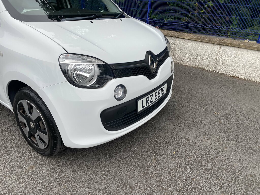 Renault Twingo 2016 Renault Twingo 1.0 Play Sce White #4