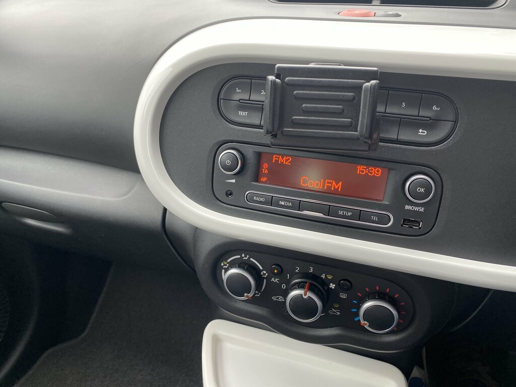 Renault Twingo 2016 Renault Twingo 1.0 Play Sce White #6