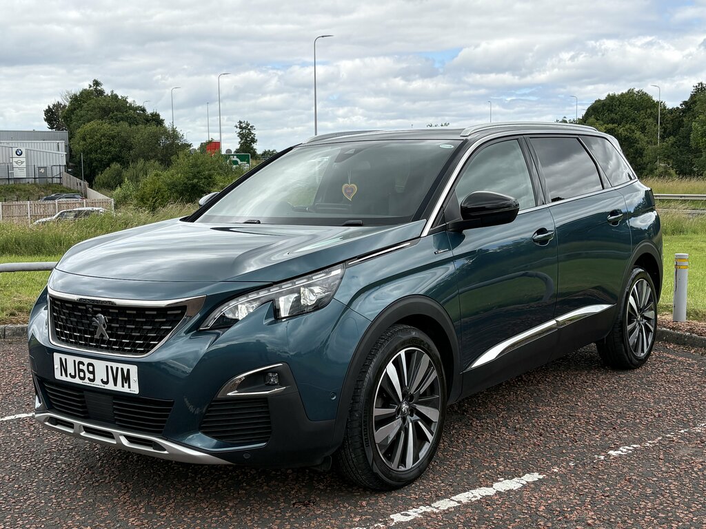 Peugeot 5008 2019 Peugeot 5008 1.2 Puretech Ss Gt Line Premium Green #2