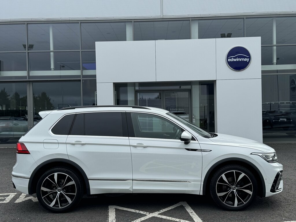 Volkswagen Tiguan 2023 Volkswagen Tiguan R-line 1.5 Tsi 150Ps Dsg MJ23TMY White #2