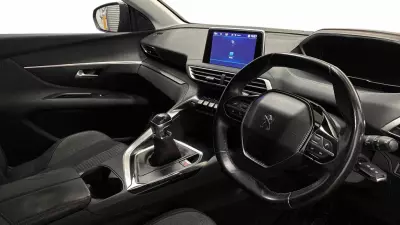 Peugeot 3008 1.5 Bluehdi Allure Red #5