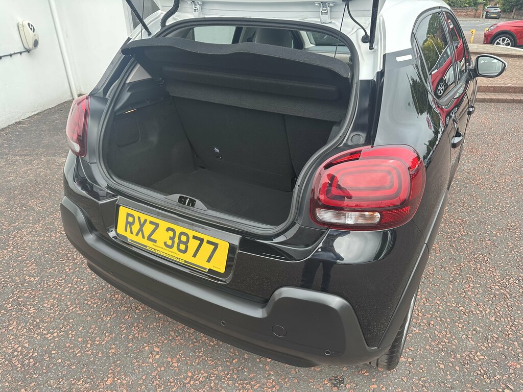Citroen C3 2022 Citroen C3 1.2 Puretech Shine Plus Ss Black #5