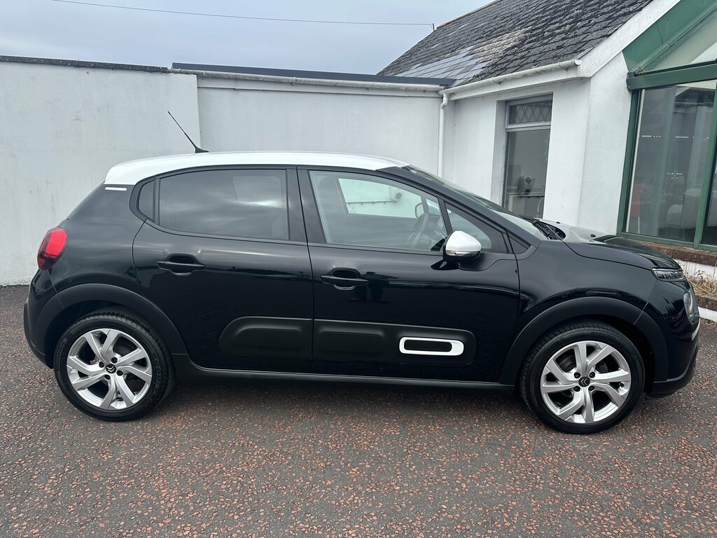 Citroen C3 2022 Citroen C3 1.2 Puretech Shine Plus Ss Black #3