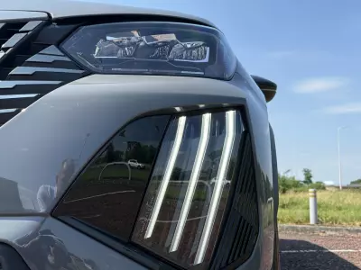 Peugeot 2008 1.2 Hybrid Gt E-dsc6 Euro 6 Ss - 2025 25 Grey #14