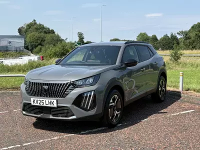 Peugeot 2008 1.2 Hybrid Gt E-dsc6 Euro 6 Ss - 2025 25 Grey #2