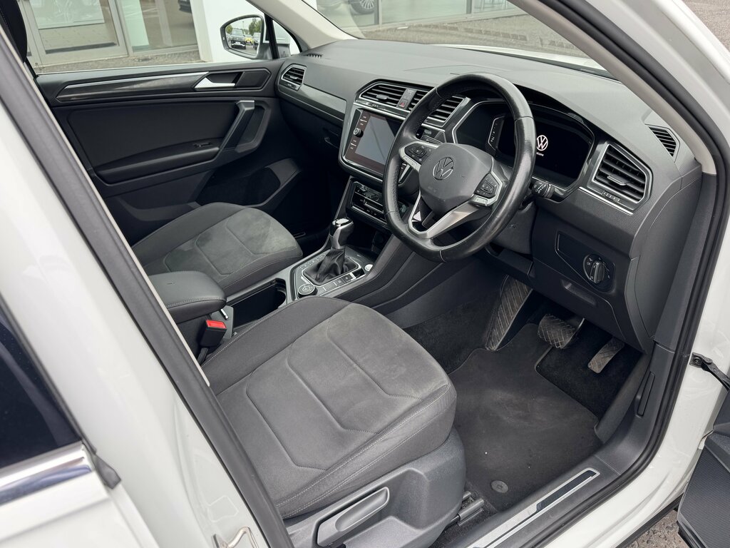 Volkswagen Tiguan 2021 Volkswagen Tiguan Elegance 2.0 Tdi 200Ps Ds PXZ4493 White #3