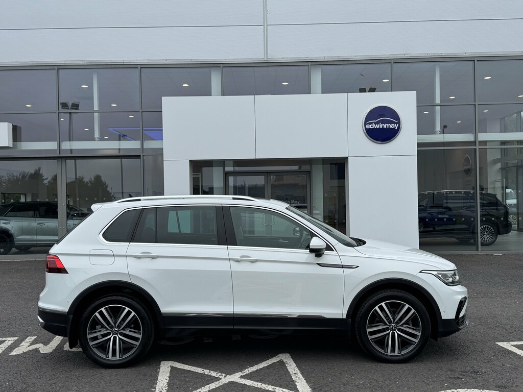 Volkswagen Tiguan 2021 Volkswagen Tiguan Elegance 2.0 Tdi 200Ps Ds PXZ4493 White #2
