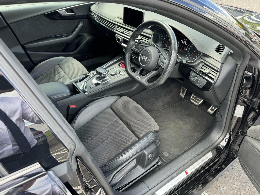 Audi A5 2019 Audi A5 Sportback Black Edition 2.0 Tfsi 190 Black #2