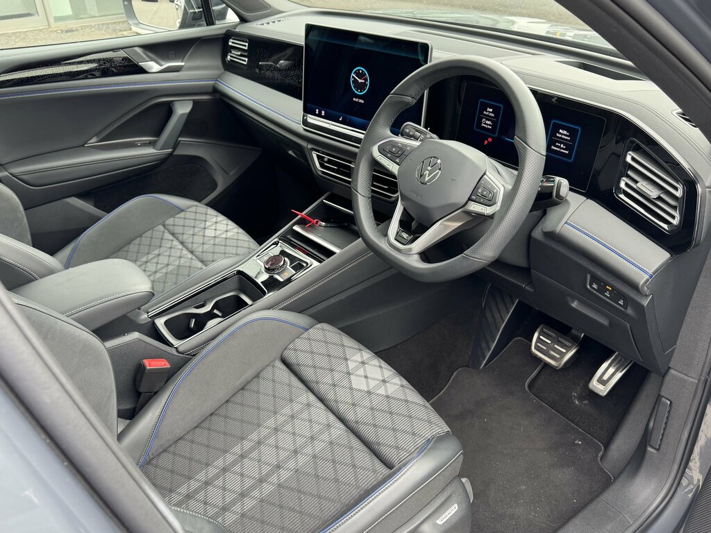 Volkswagen Tiguan 2025 Volkswagen Tiguan R-line 2.0 Tdi 150Ps Dsg KP25RZE Grey #3