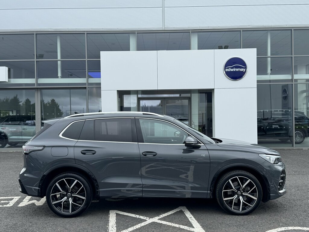 Volkswagen Tiguan 2025 Volkswagen Tiguan R-line 2.0 Tdi 150Ps Dsg KP25RZE Grey #2