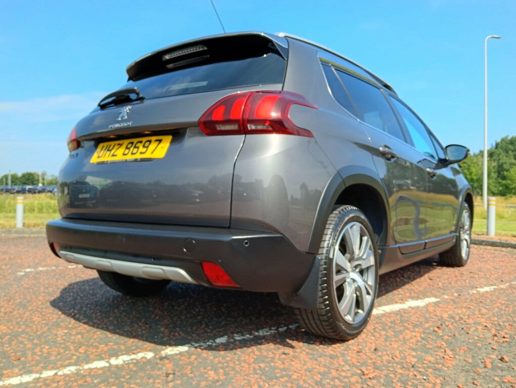Peugeot 2008 1.2 Puretech Active Black #37