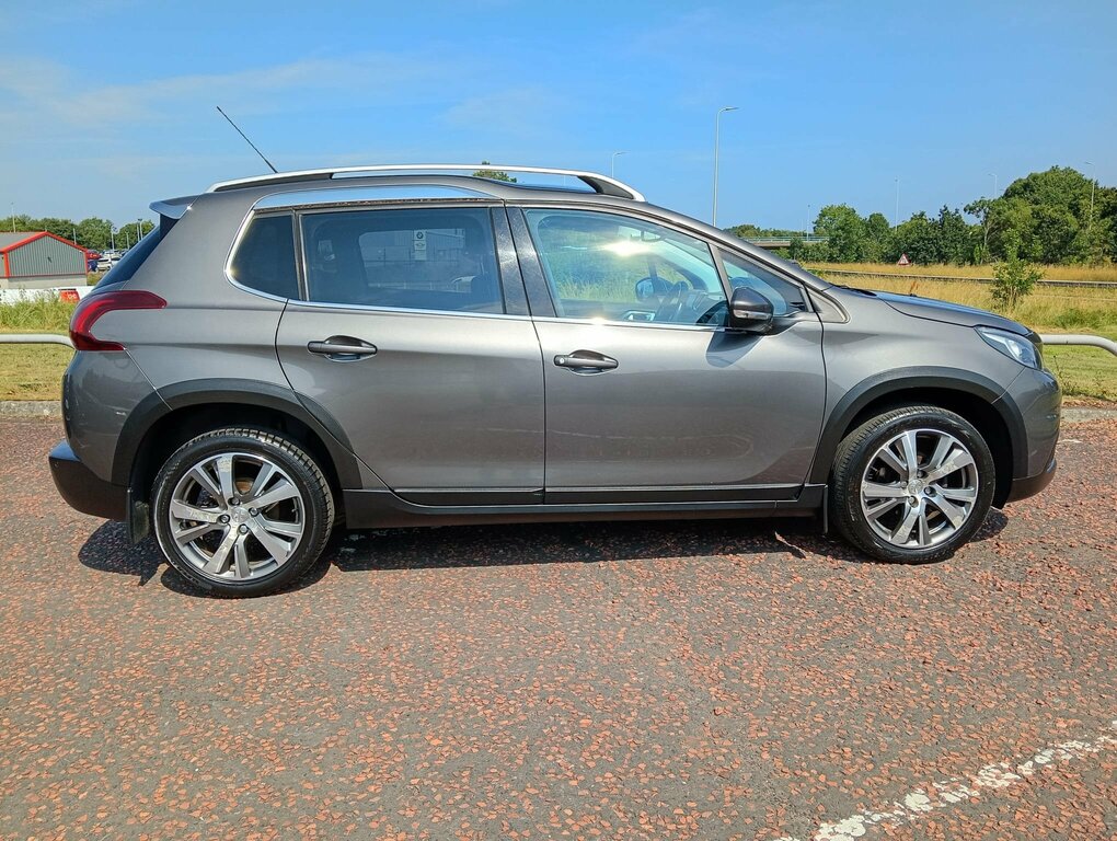 Peugeot 2008 2017 Peugeot 2008 1.6 Blue Hdi Allure Grey #4