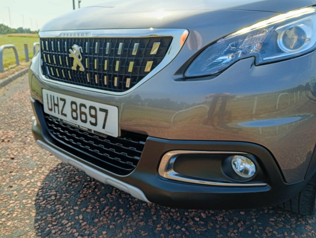 Peugeot 2008 1.2 Puretech Active Black #32
