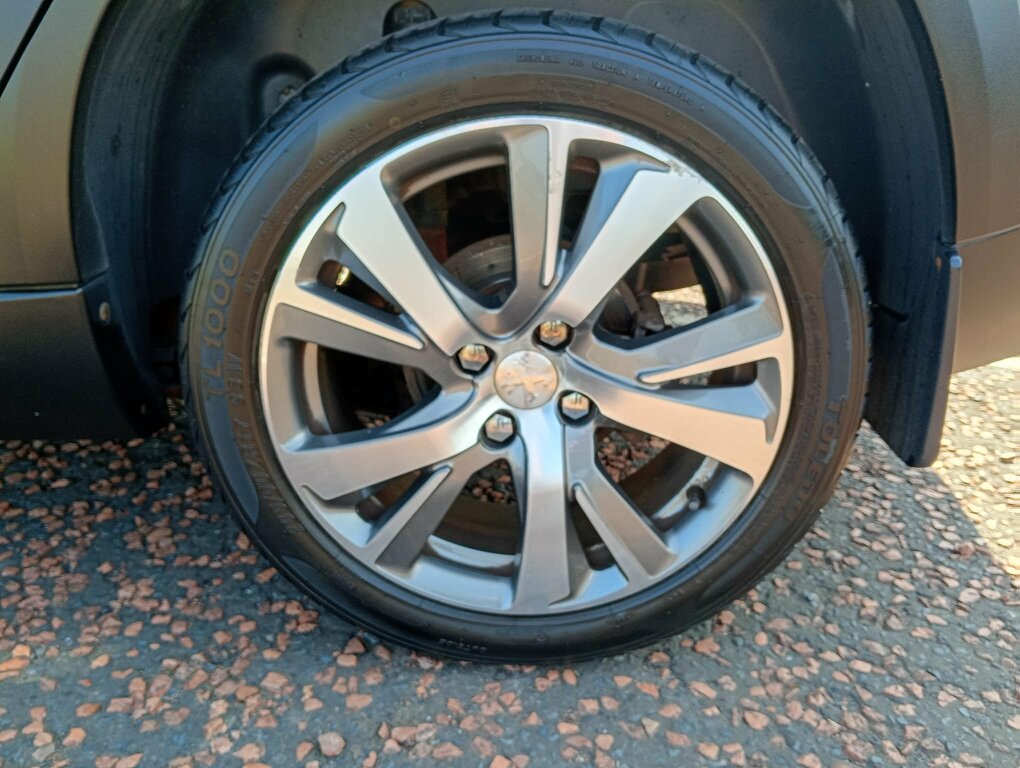 Peugeot 2008 1.2 Puretech Active Black #30