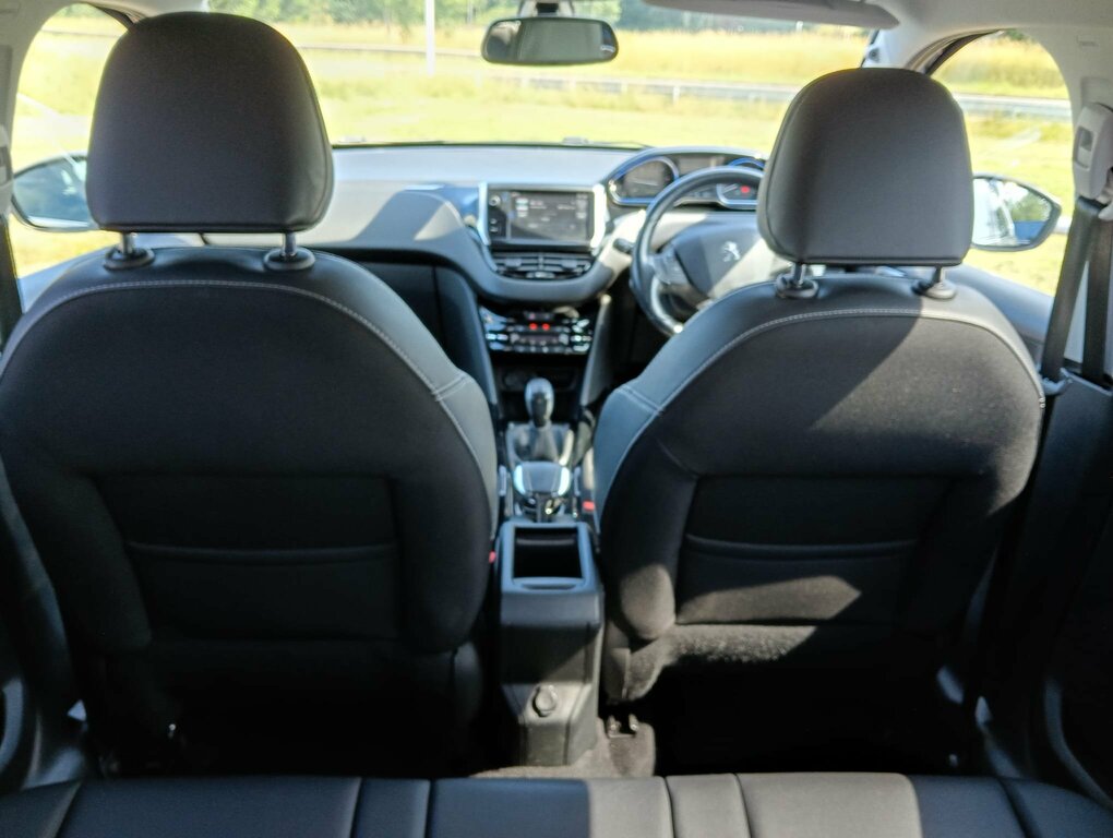 Peugeot 2008 1.2 Puretech Active Black #28
